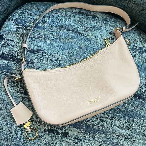 NWOT beautiful Radley bag in soft pebbled leather. - Picture 1 of 15